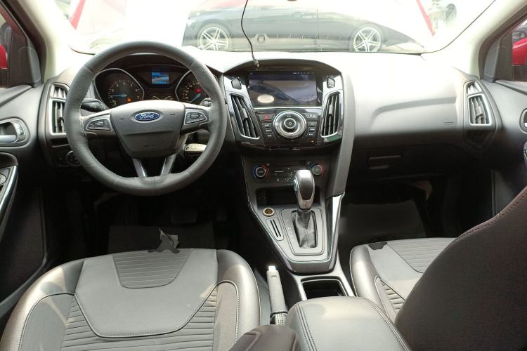 Used Ford Focus 2015 Hatchback 1.6L Automatic Fashion Edition