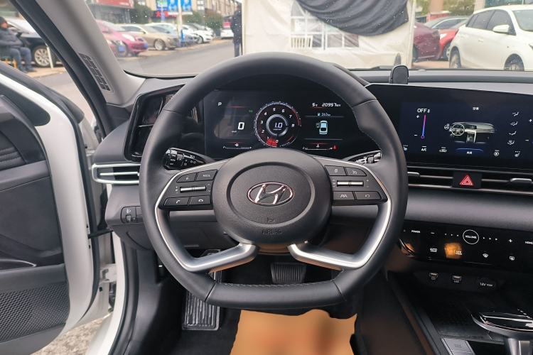 Used Hyundai Elantra 2022 1.5L CVT LUX Prestige Edition