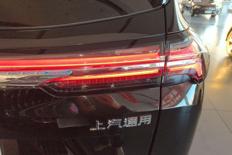 Used Buick Envision 2024 Encore Plus AWD Avenir
