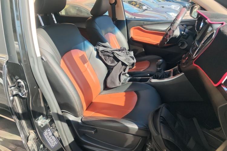 Used Baojun 560 2015 1.8L Manual Elite Model