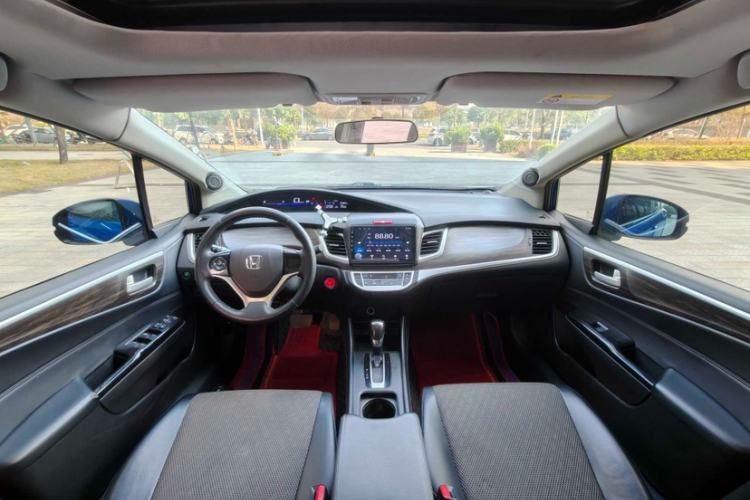 Used Honda Jade 2017 1.8L automatic Comfort version 5 seats
