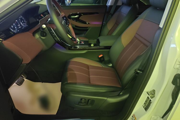 Used Land Rover Range Rover Evoque 2024 Aurora L 249 PS Prestige Light-Chasing Edition
