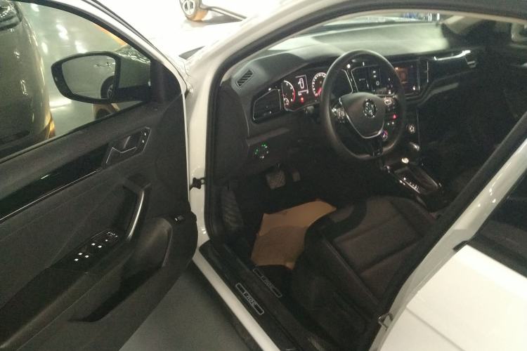 Used Volkswagen T-ROC 2019 280TSI DSG Two-Wheel Drive Comfort Version China VI Standard
