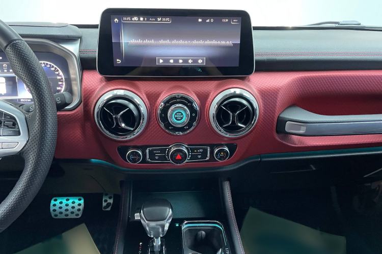 Used Beijing Auto BJ40 2019 2.3T Automatic Four-Wheel Drive Urban Hunter Edition Flagship Model China VI Emission Standard
