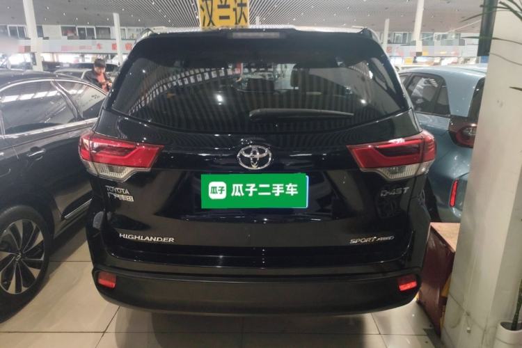 Used Toyota Highlander 2018 2.0T Four-Wheel Drive Luxury Version 7 Seats China VI Standard
