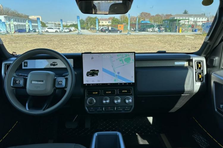 Used  V23 2025 501 Four-Wheel Drive Intelligent Driving Version