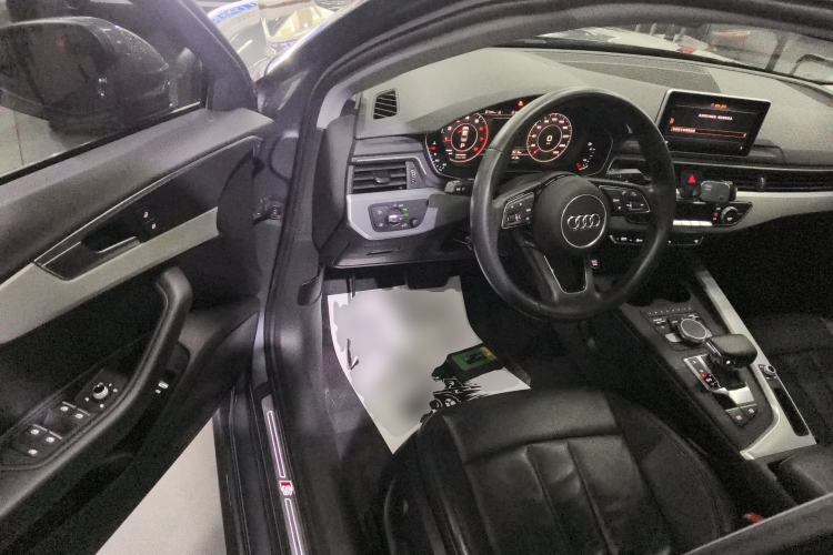 Used Audi A4L 2018 30th Anniversary Edition 40 TFSI Fashion Model
