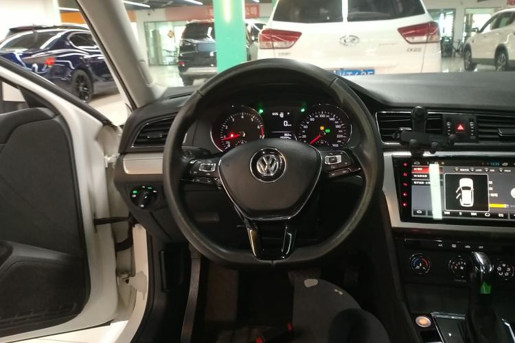 Used Volkswagen Lamando 2017 230TSI DSG Fashion Edition