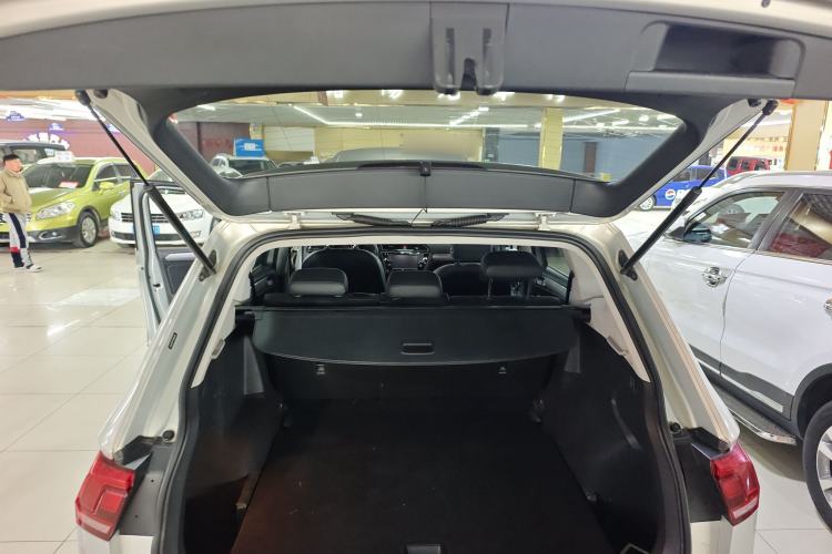 Used Volkswagen Tiguan L 2017 330TSI Automatic Two-Wheel Drive Comfort Edition