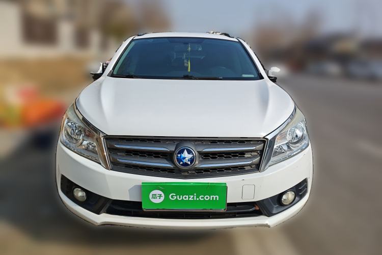 Used Venucia T70 2015 2.0L CVT Smart Choice Edition
