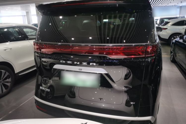 Used Denza D9 2024 EV 620 Premium Model
