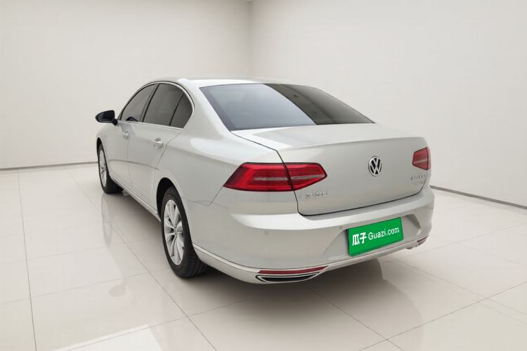 Used Volkswagen Magotan 2017 330TSI DSG Luxury Model
