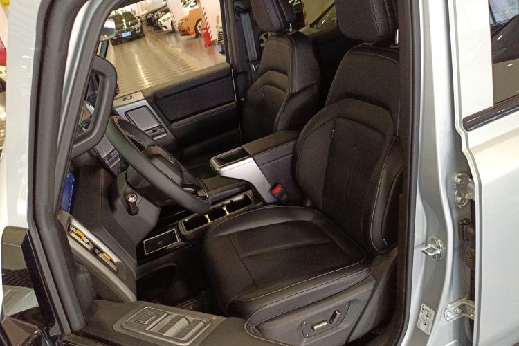 Used  V23 2025 401 Two-Wheel Drive Advanced Edition