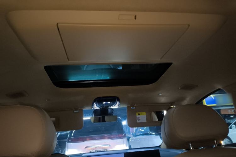 Used VOYAH Dream 2025 PHEV Four-Wheel-Drive Flagship Kunpeng Edition
