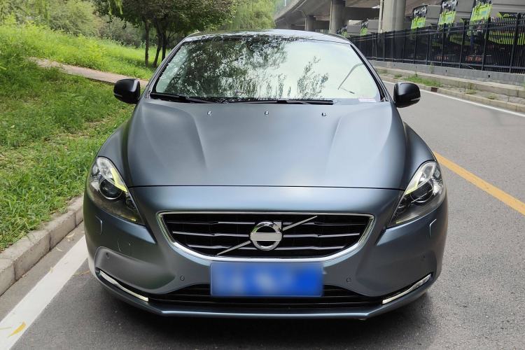 Used Volvo V40 2014 2.0T Zhiya Edition
