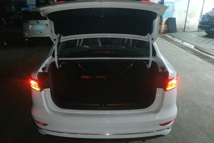 Used Geely Auto Emgrand 2026 Model 4th Generation 4 Millionth Anniversary Edition 1.5L CVT Overdrive Edition