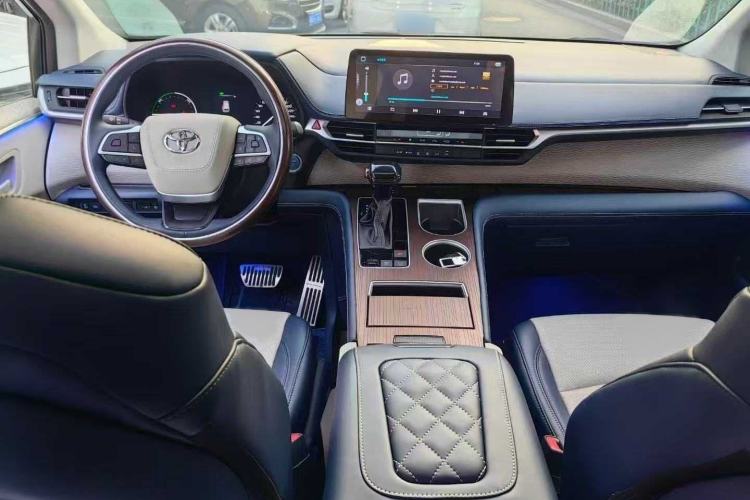 Used Toyota Sienna 2021 2.5L Hybrid Comfort Edition
