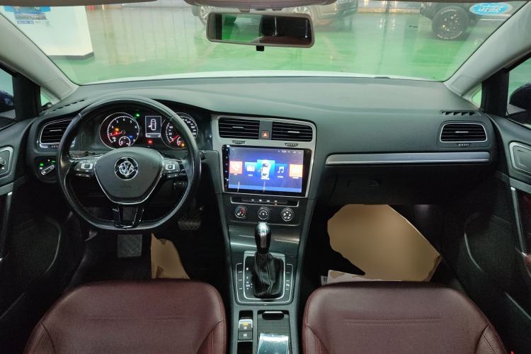 Used Volkswagen Golf 2017 230TSI Automatic Comfort Edition – Celebrating Milestone of One Million Units
