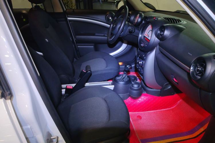 Used  Countryman 2011 1.6L ONE
