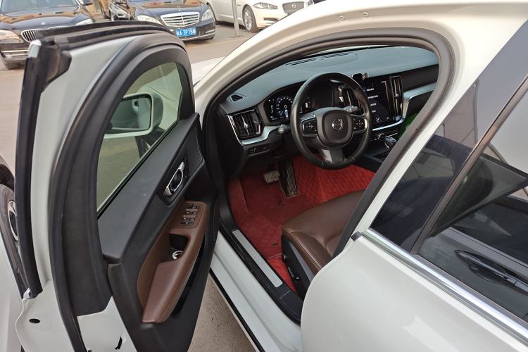 Used Volvo S60 2021 T4 Zhiyi Luxury Edition
