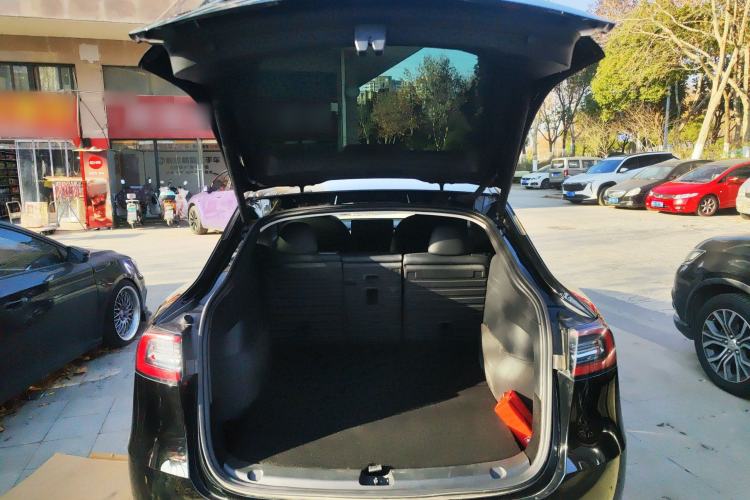 Used Tesla Model Y 2022 Long-Range All-Wheel-Drive Version
