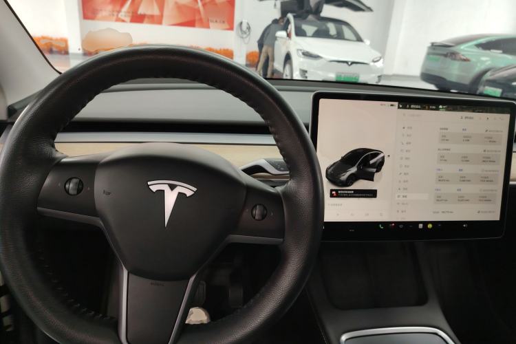 Used Tesla Model Y 2022 Long-Range All-Wheel-Drive Version