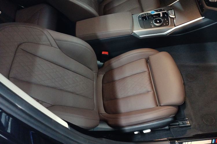 Used BMW i3 2022 eDrive 35 L
