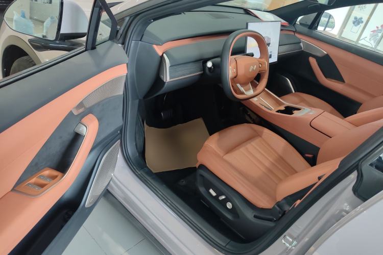 Used ONVO L60 2024 60 kWh All-Wheel Drive