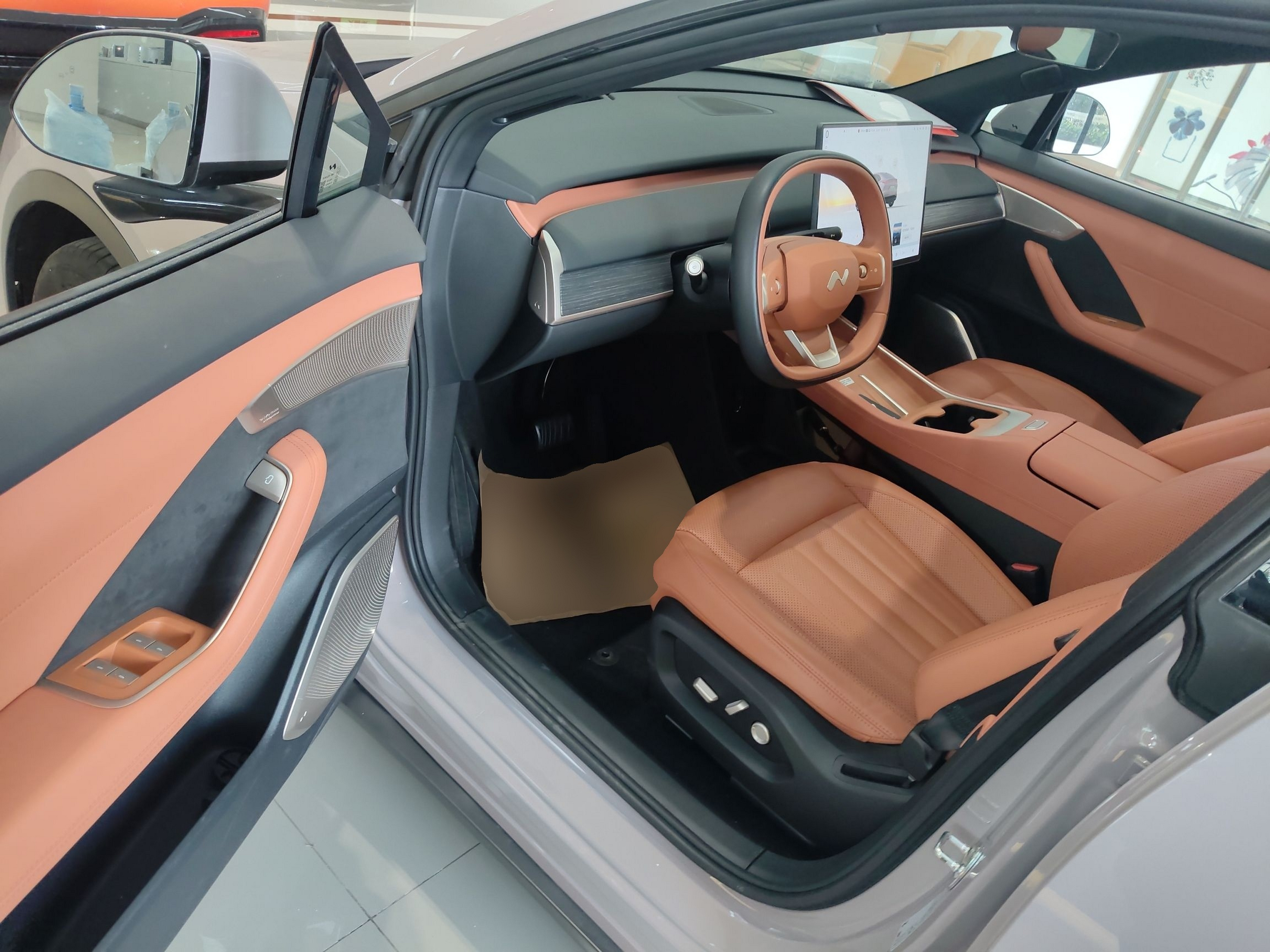 Переднее сиденье в автомобиле