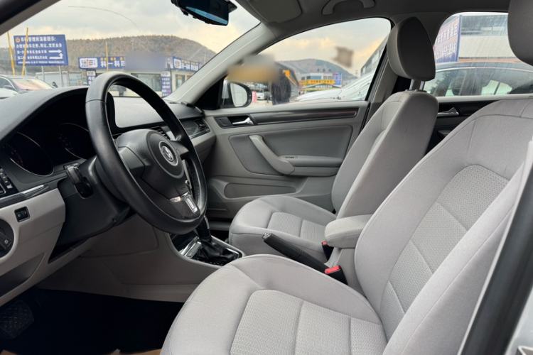 Used Volkswagen Bora 2014 1.6L Automatic Fashion Model
