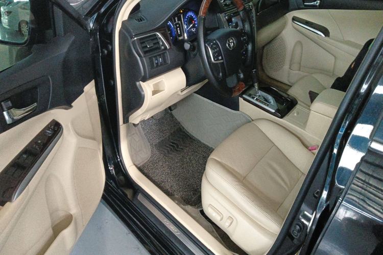 Used Toyota Camry 2015 Dual-Engine 2.5 HG Luxury Navigation Edition
