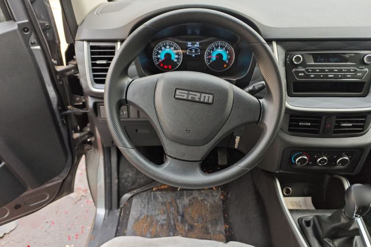 Used Jinbei Gold Hiace M Classic 2024 1.5L Engineering Lion Passenger Van 7 Seats