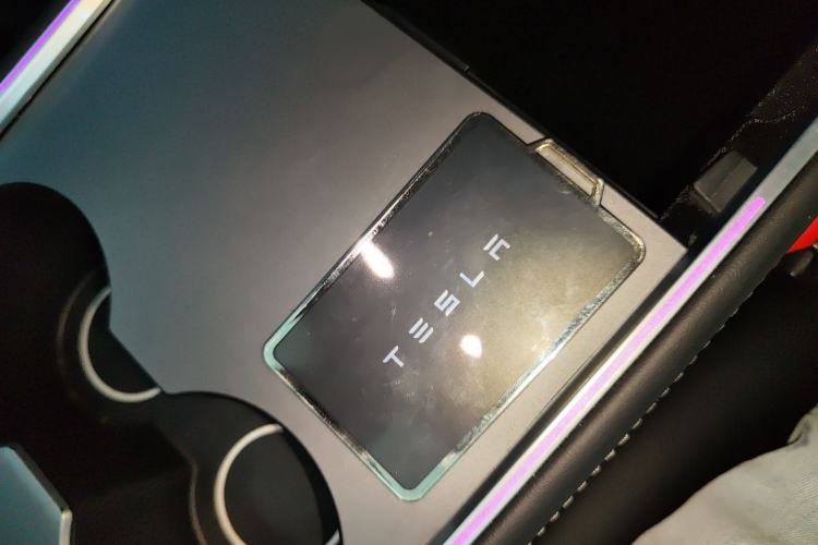 Used Tesla Model Y 2022 Long-Range All-Wheel-Drive Version
