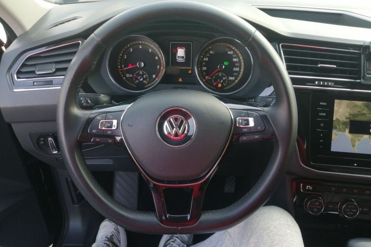 Used Volkswagen Tiguan L 2019 330TSI Automatic Two-Wheel Drive Panoramic Comfort Edition China VI Standard
