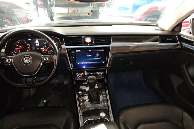 Used Volkswagen Phideon 2018 Revised Version 380TSI Two-Wheel Drive Business Edition
