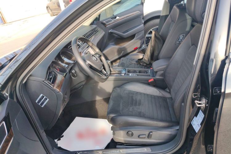 Used Volkswagen Magotan 2017 330TSI DSG Luxury Model
