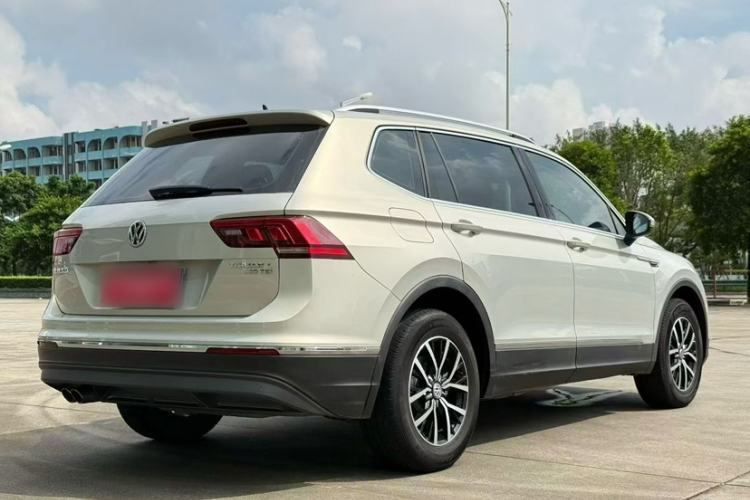 Used Volkswagen Tiguan L 2017 330TSI Automatic Two-Wheel Drive Luxury Edition
