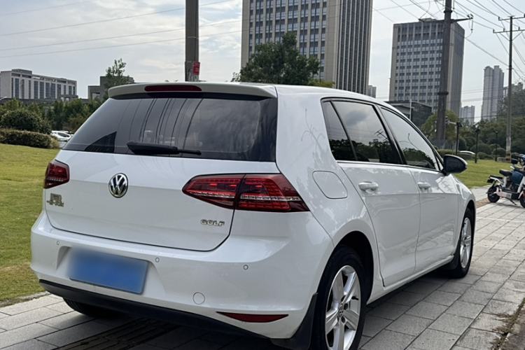 Used Volkswagen Golf 2017 1.6L Automatic Comfort Million-Vehicle Anniversary Edition
