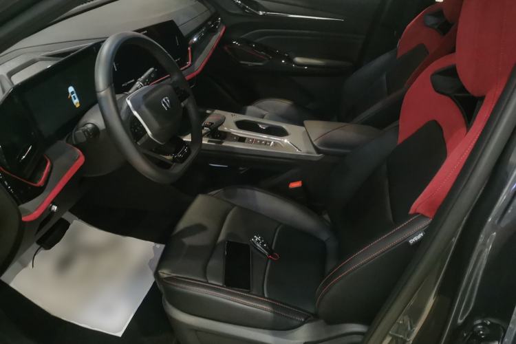 Used Changan X5 PLUS 2024 1.5T DCT ZhiZun Version
