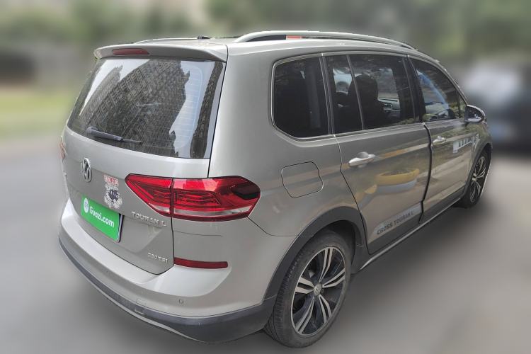 Used Volkswagen Touran 2018 Volkswagen Touran L 280TSI DSG Boundary Edition 7 Seats China VI Standard
