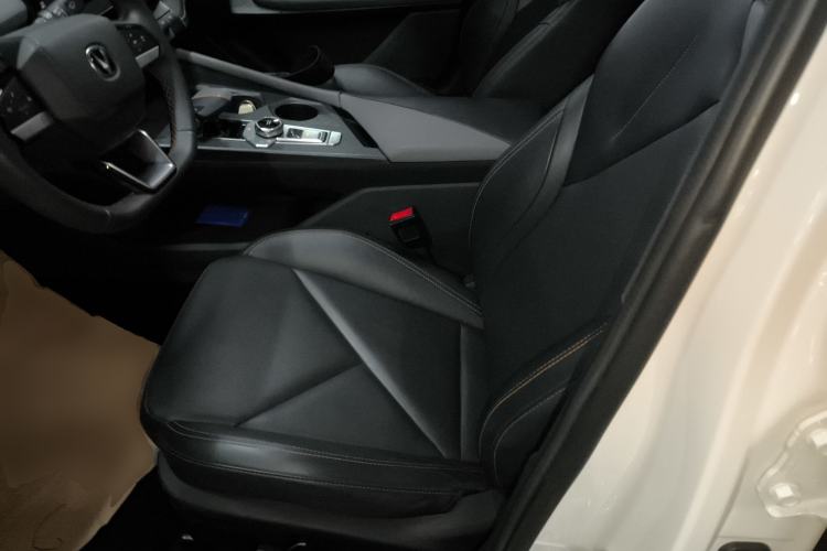 Used Changan UNI-V 2022 1.5T Prestige Version