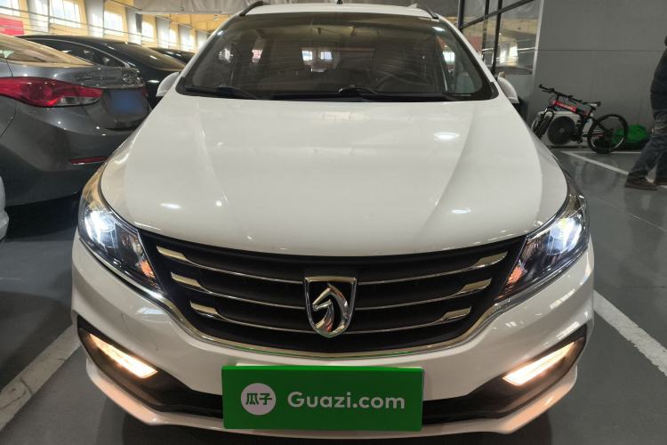 Used Baojun 310W 2017 1.5L Manual Fashion Model China V
