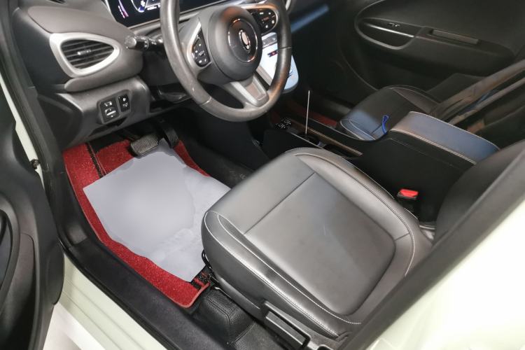 Used ORA White Cat 2022 Xiaoyue Mao Edition 360 km Luxury Model Lithium NMC
