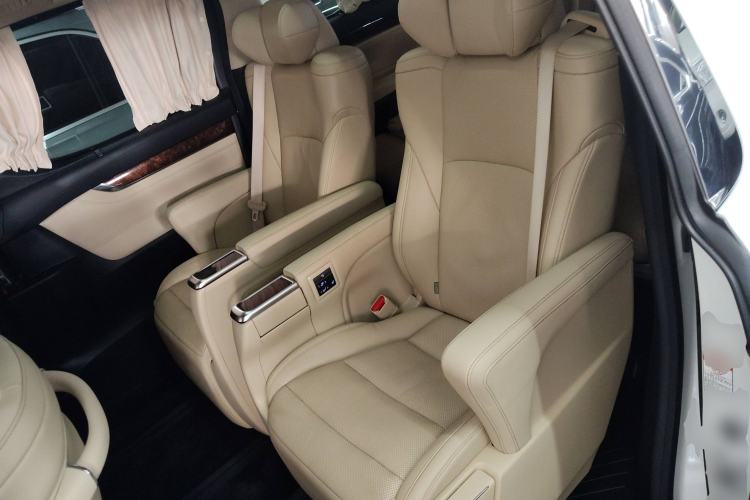 Used Toyota Alphard 2021 Dual-Engine 2.5L Luxury Edition
