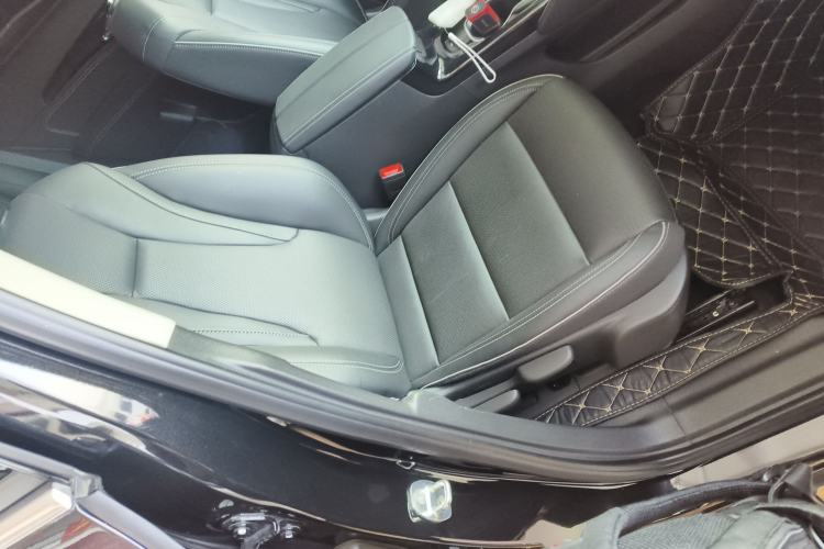 Used Buick Envision 2022 Encore Plus 652T Five-Seat All-Wheel-Drive Luxury Model
