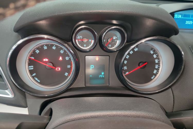 Used Buick Encore 2015 1.4T Automatic Two-Wheel Drive Urban Elite Version
