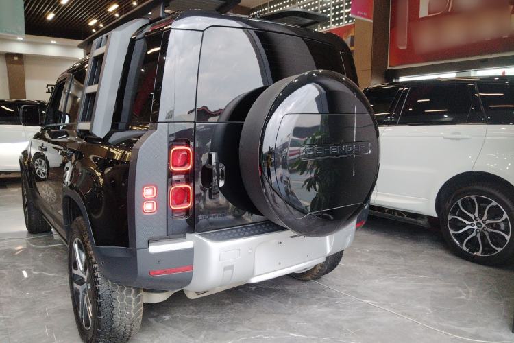 Used Land Rover Defender 2023 Facelift 110 3.0T P400 Dark Edition
