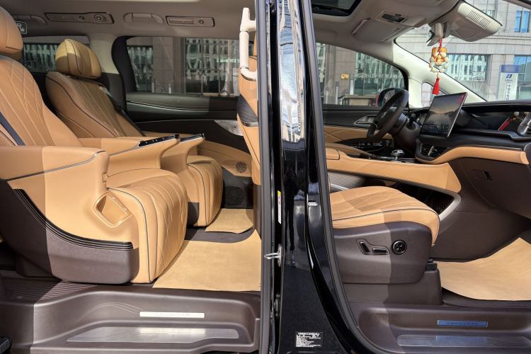 Used Denza D9 2024 DM-i 980 Four-Wheel Drive Prestige Model