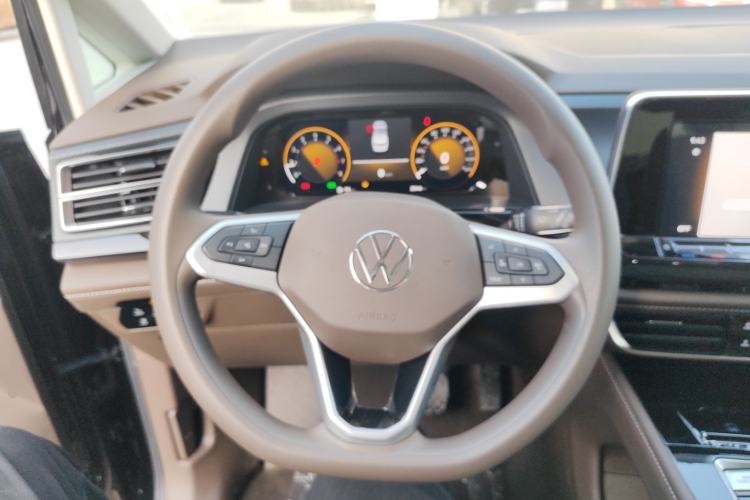 Used Volkswagen Viloran 2024 330TSI Business Edition
