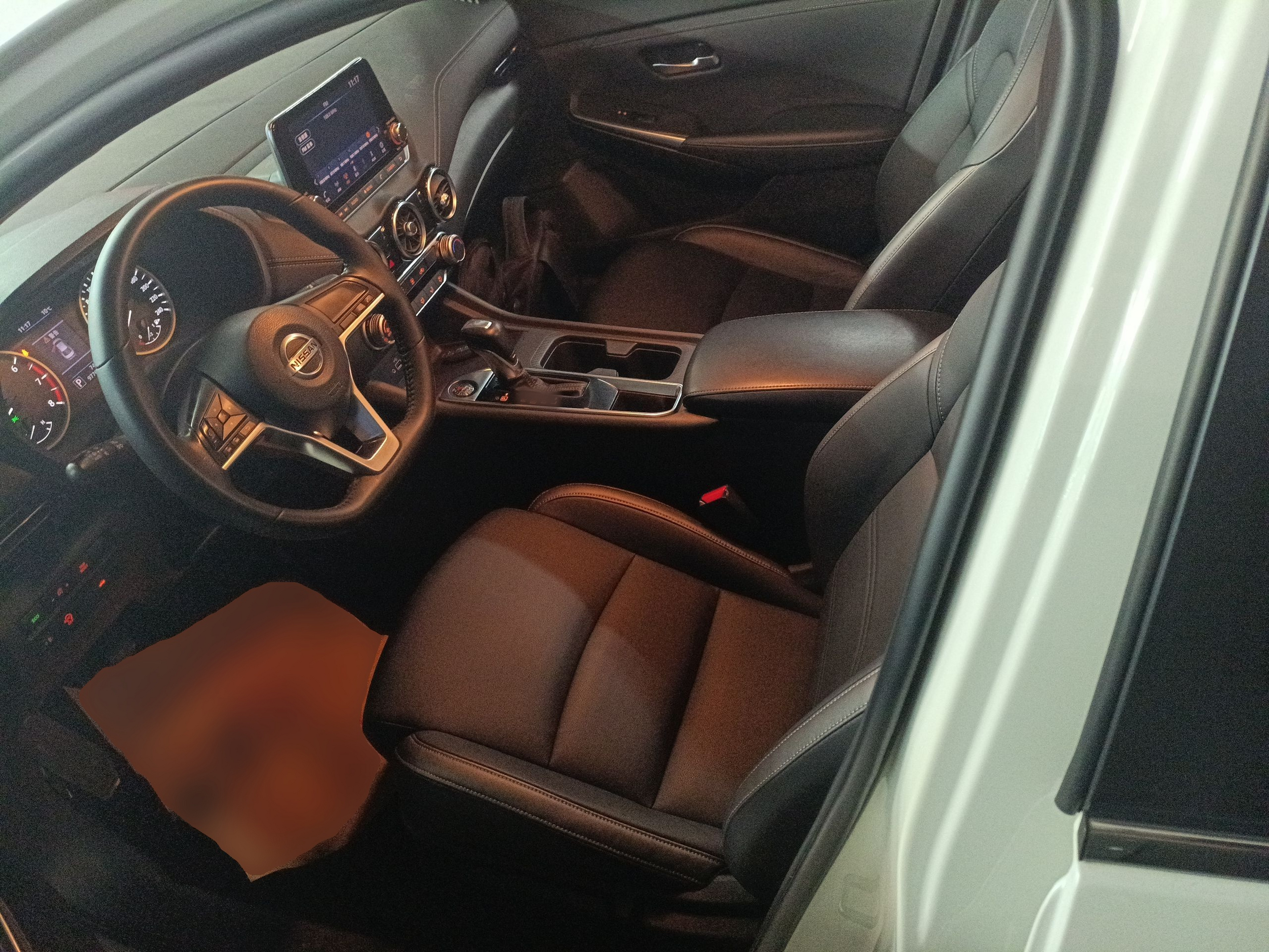 المقاعد الأمامية داخل السيارة